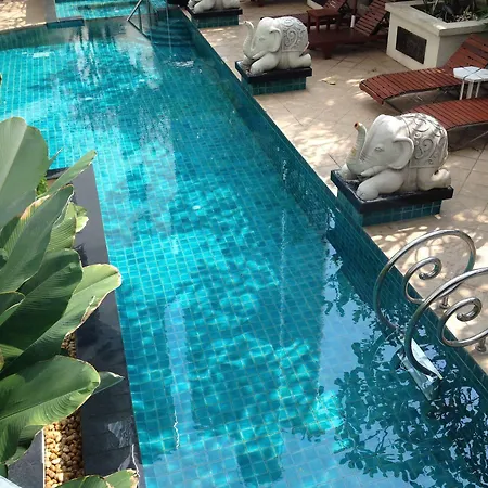 Gardengrove Suites